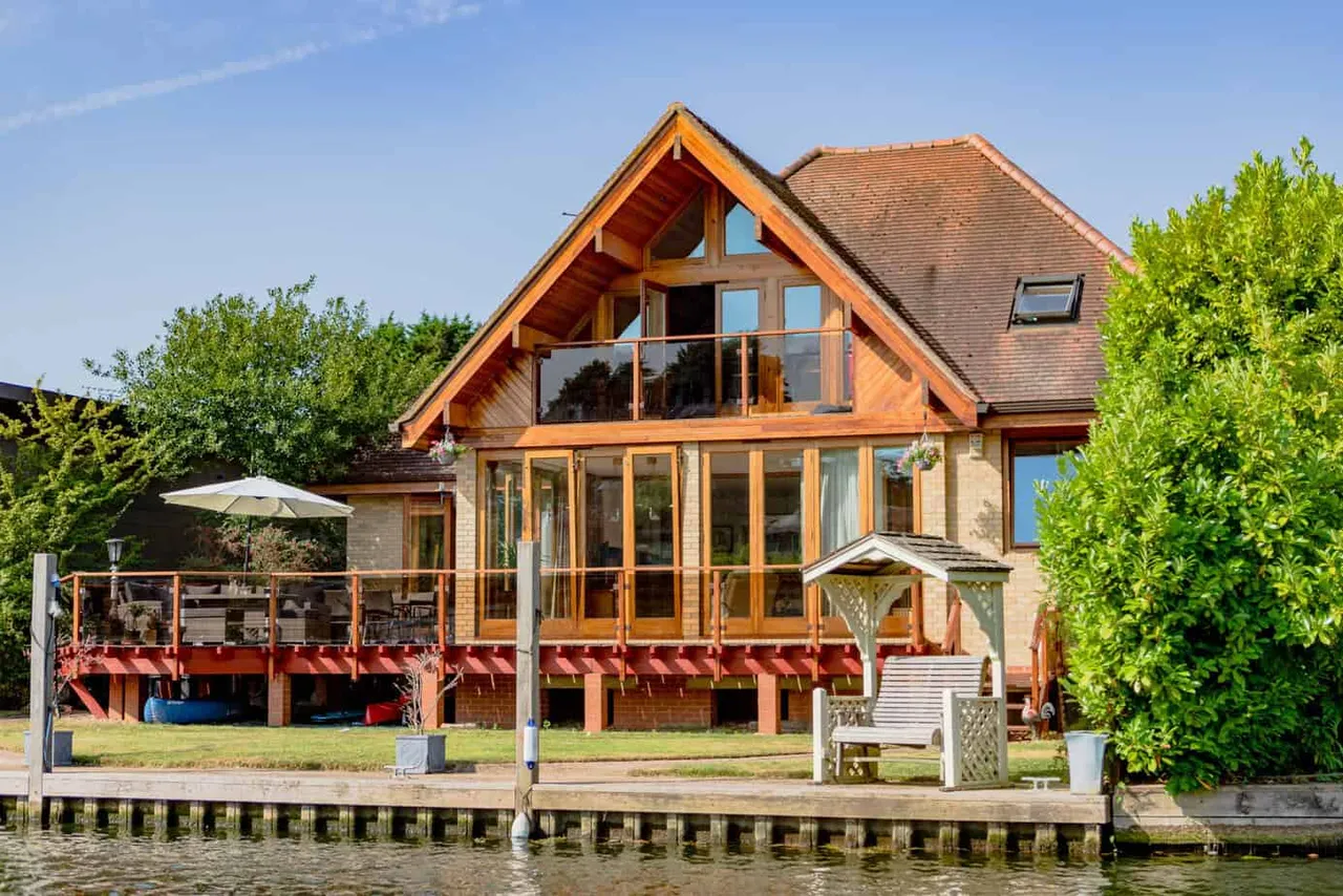 4 bed house for sale, Riverside, Staines upon Thames, TW18