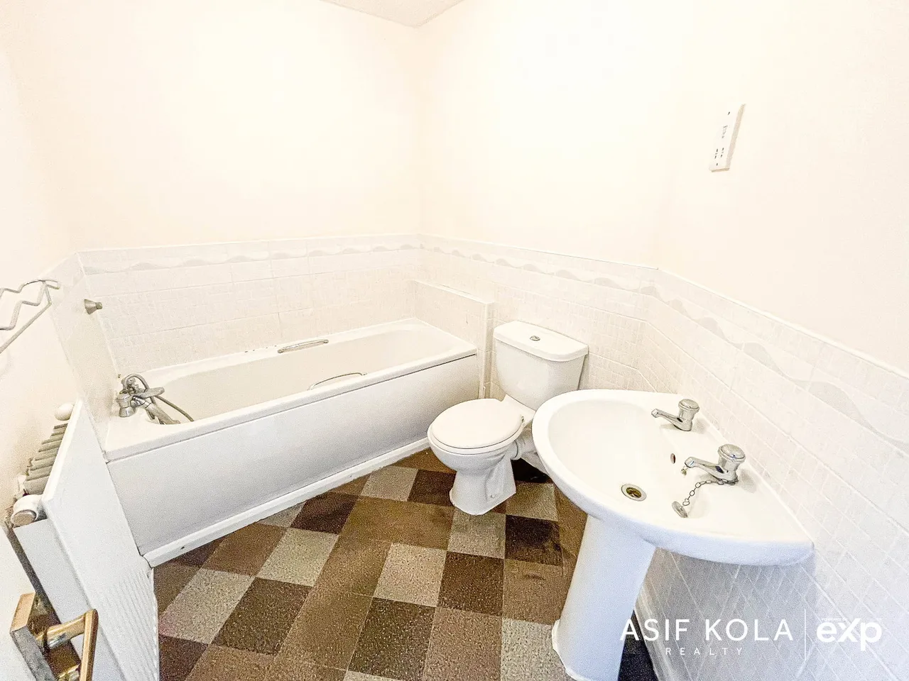 Asif Kola has sold Damson Grove, Alvaston, Derby, DE24 8YL, photo 11