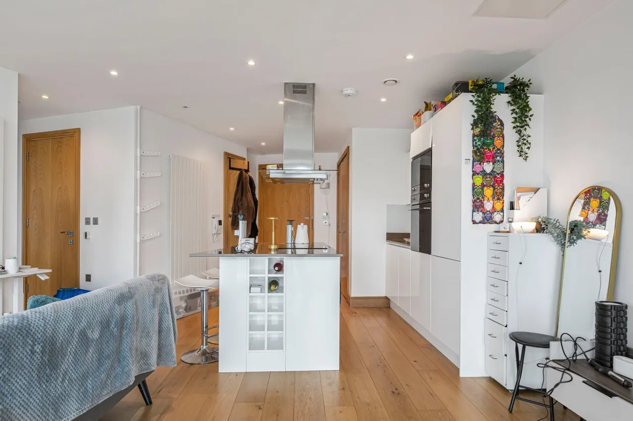 Crossharbour Plaza, London, E14, photo 25