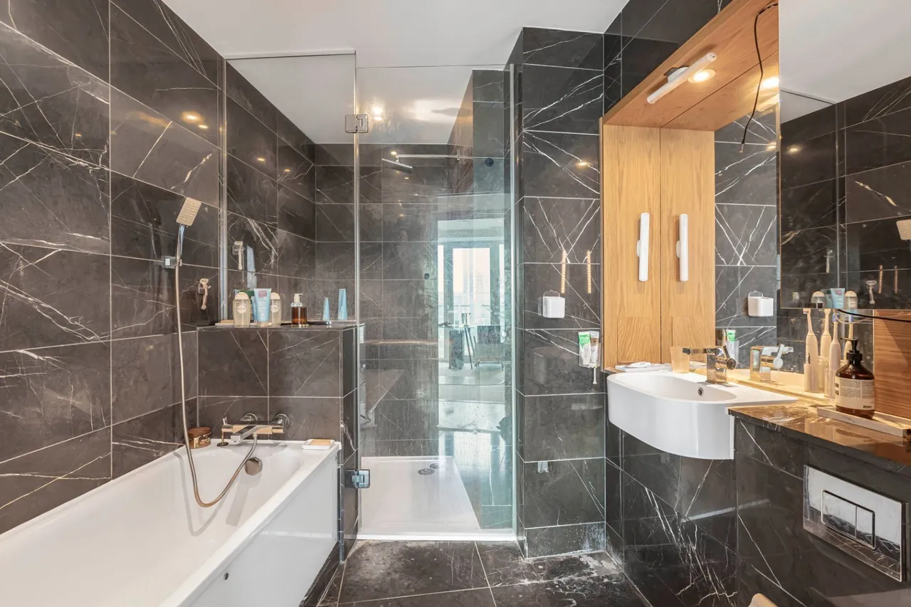 Crossharbour Plaza, London, E14, photo 21