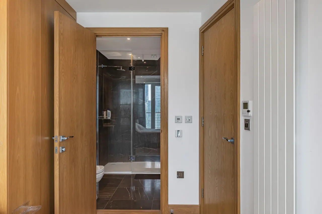 Crossharbour Plaza, London, E14, photo 4