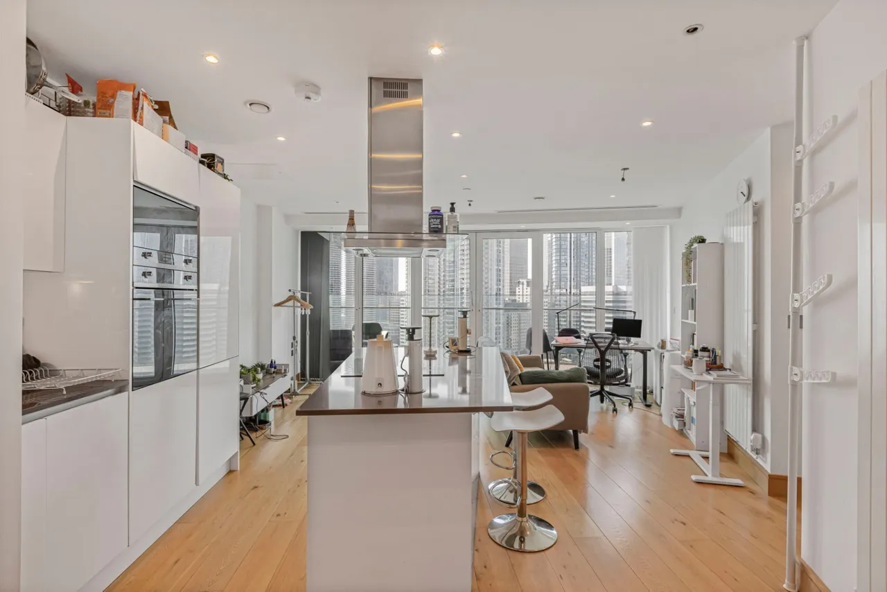 Crossharbour Plaza, London, E14, photo 23