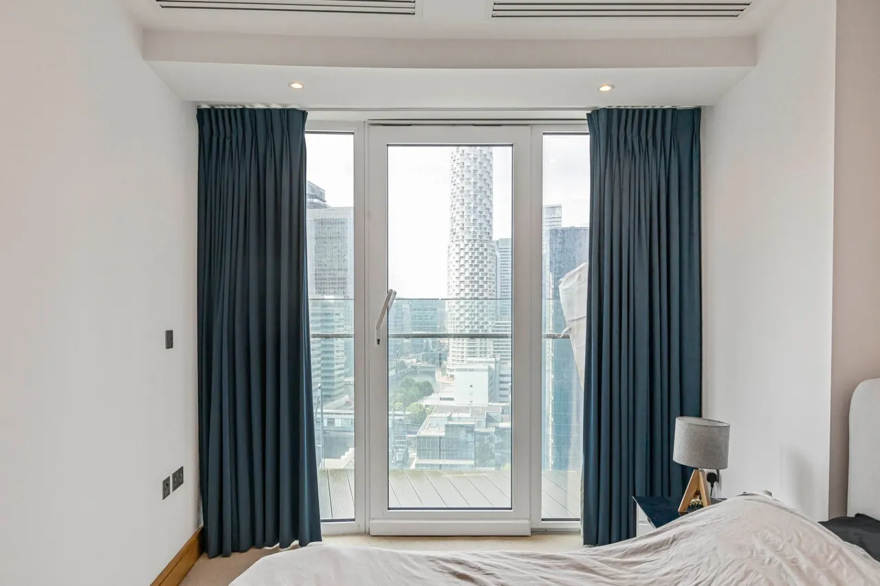 Crossharbour Plaza, London, E14, photo 6
