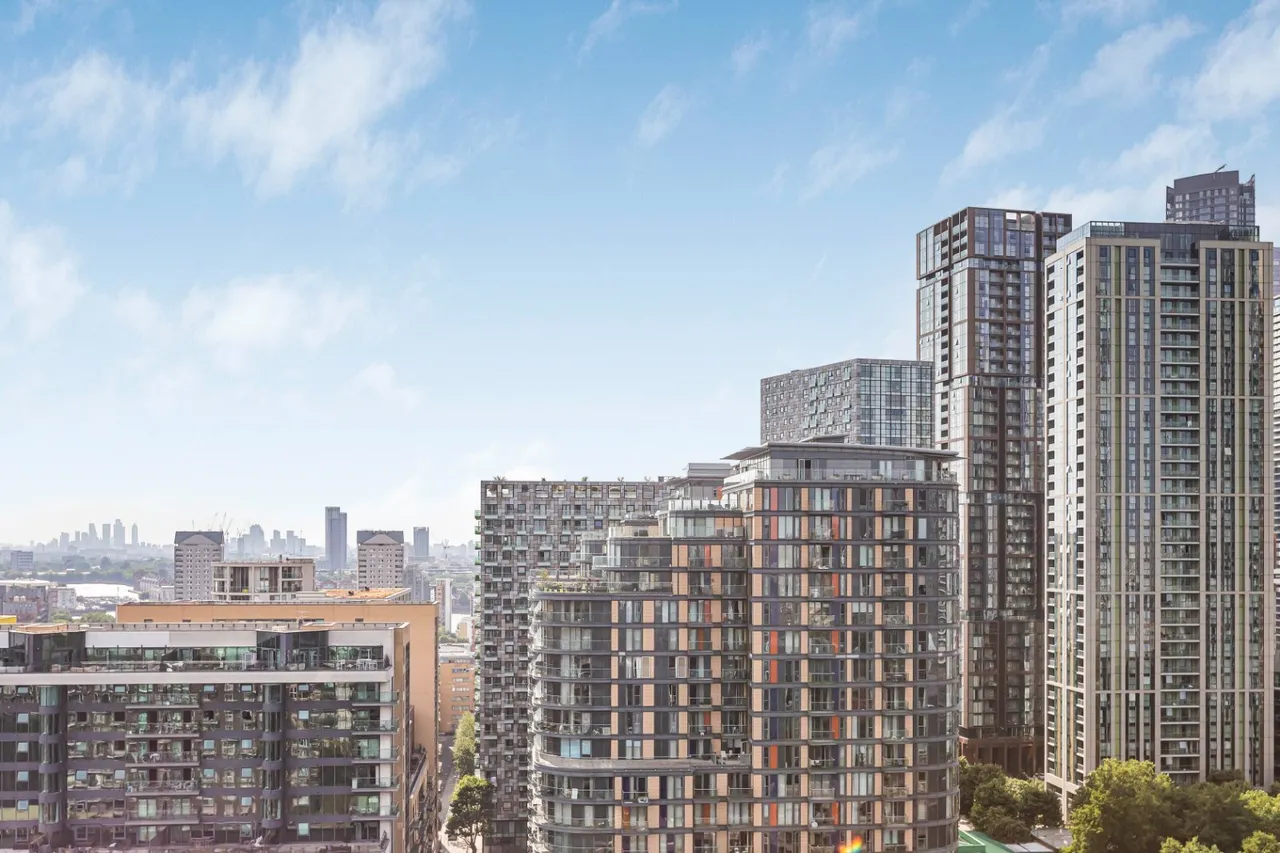 Crossharbour Plaza, London, E14, photo 26