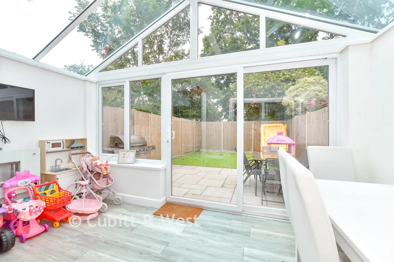 Goldcrest Close, Horndean, PO8, photo 3