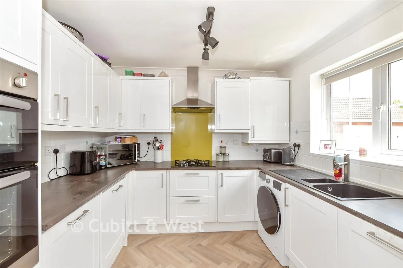 Goldcrest Close, Horndean, PO8, photo 2