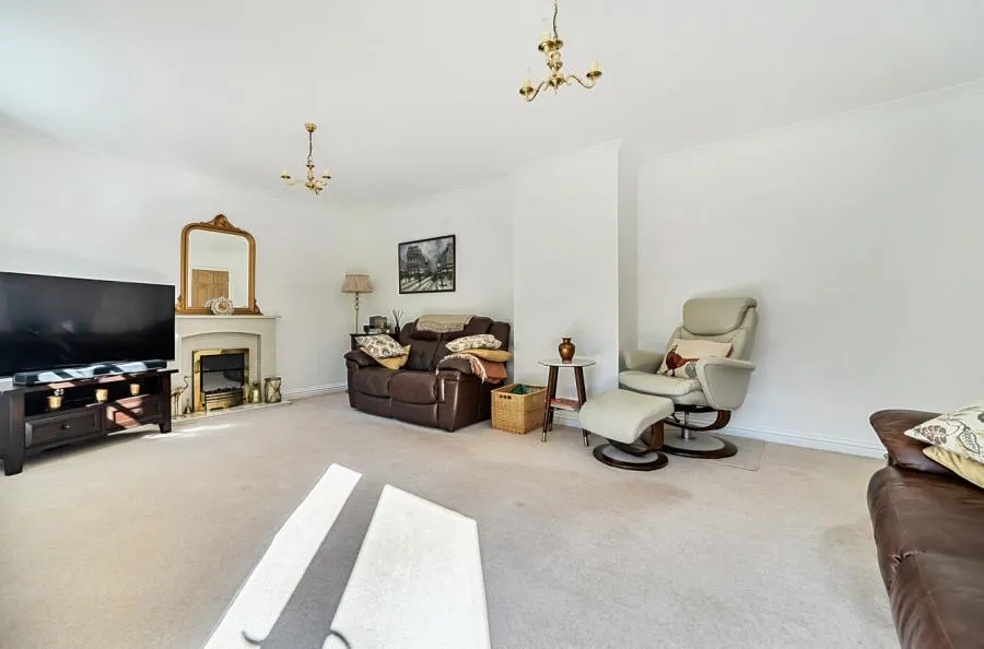 Finchampstead Road, Finchampstead, RG40, photo 13