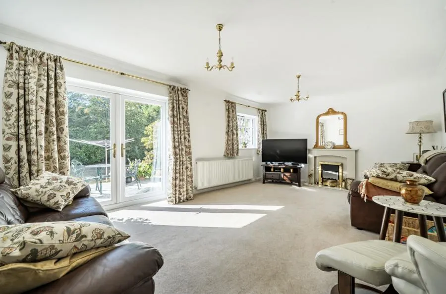 Finchampstead Road, Finchampstead, RG40, photo 4