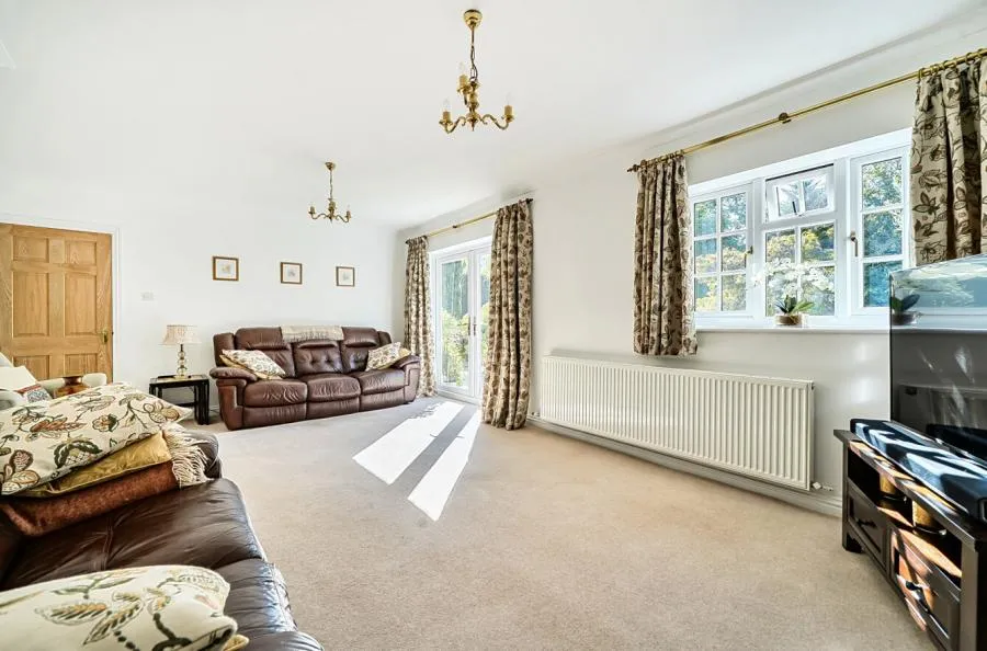 Finchampstead Road, Finchampstead, RG40, photo 11