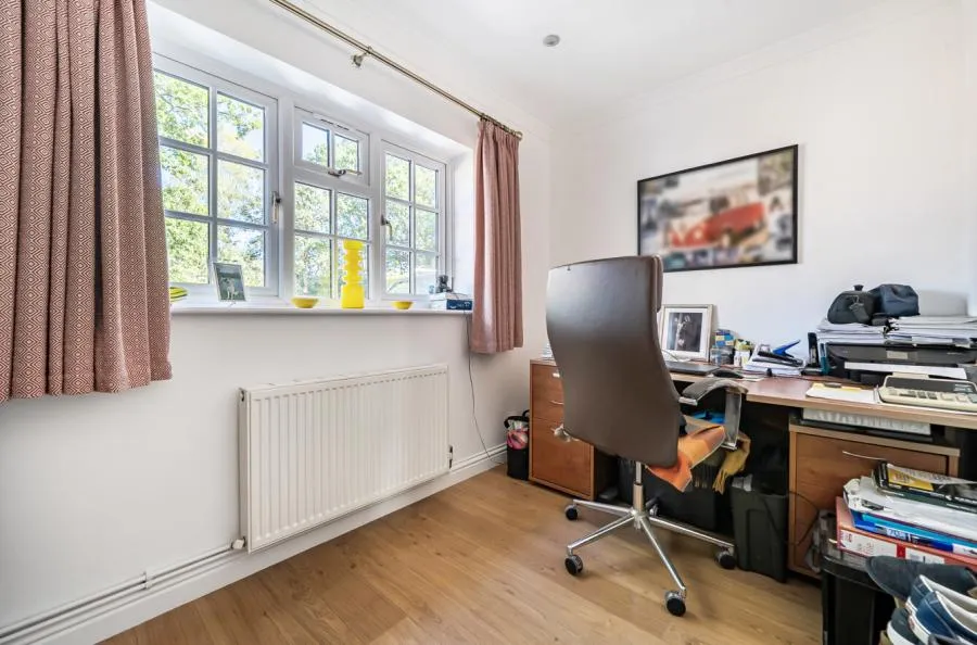 Finchampstead Road, Finchampstead, RG40, photo 16