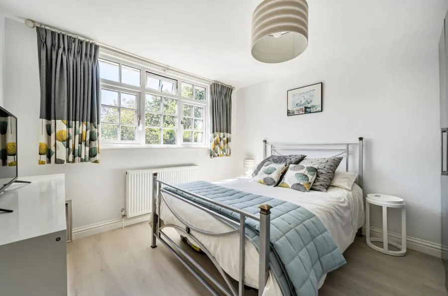 Finchampstead Road, Finchampstead, RG40, photo 8