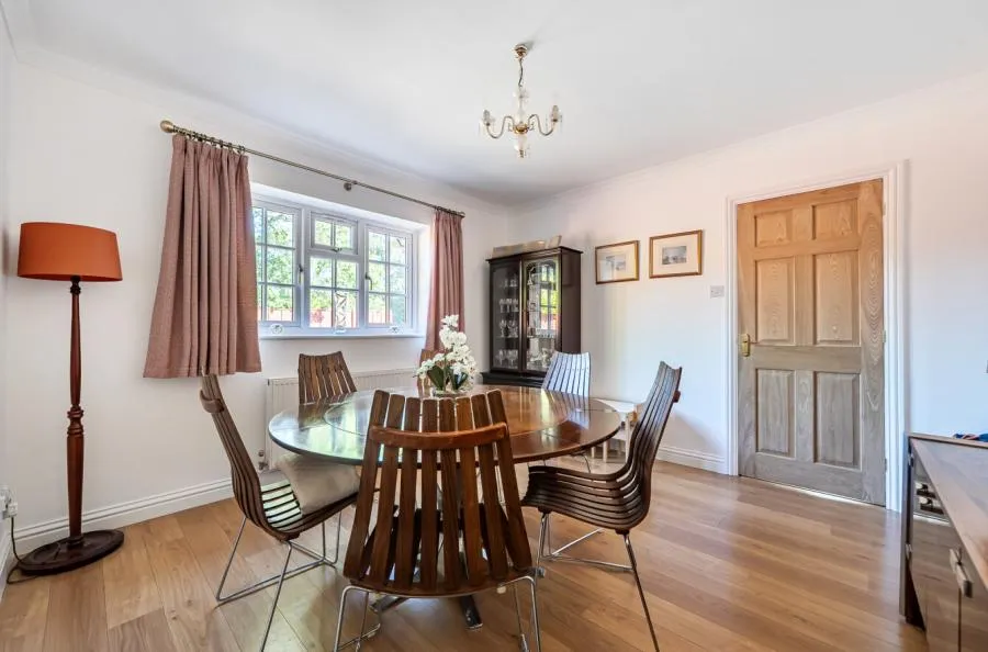 Finchampstead Road, Finchampstead, RG40, photo 5