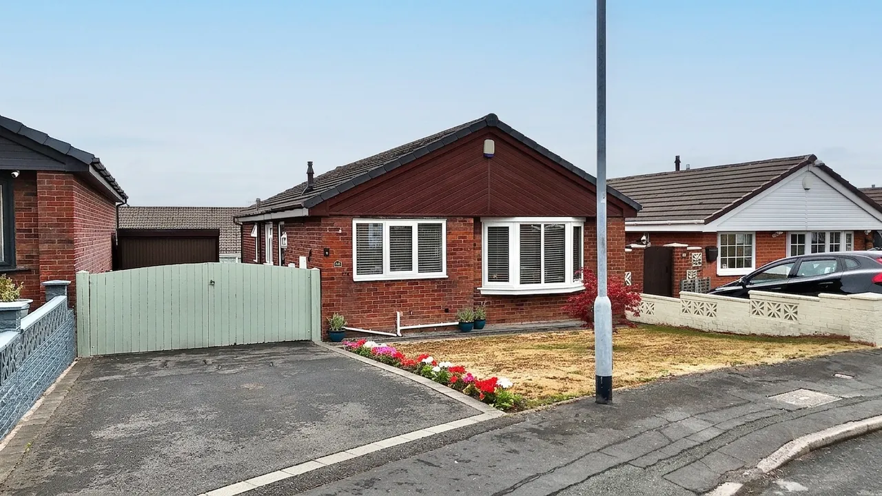 3 bed house for sale, Gawsworth Close, Stoke-On-Trent, ST3