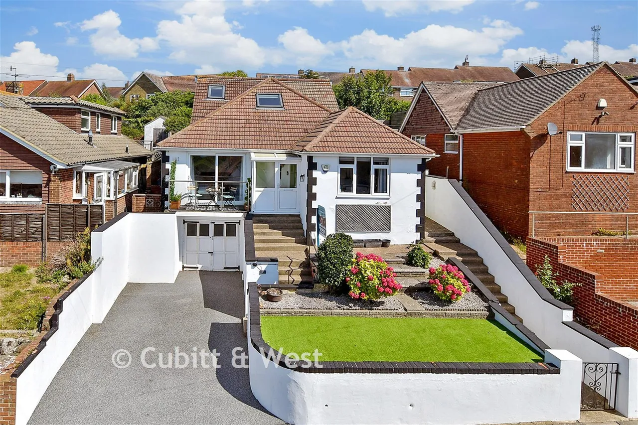 4 bed chalet for sale, Balsdean Road, Woodingdean, BN2
