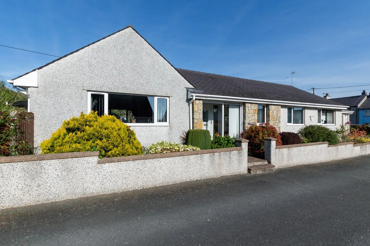 Chapel Street, Newborough, photo 14