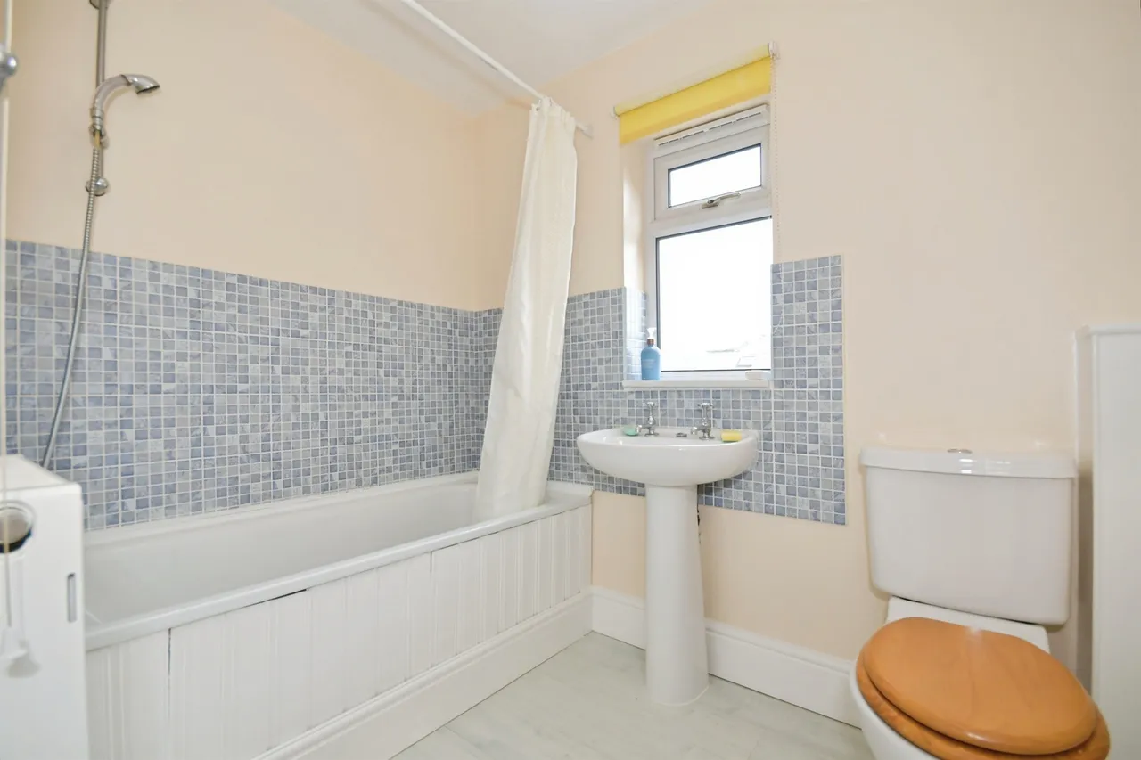 Crowstones Road, Darley Dale, DE4, photo 11