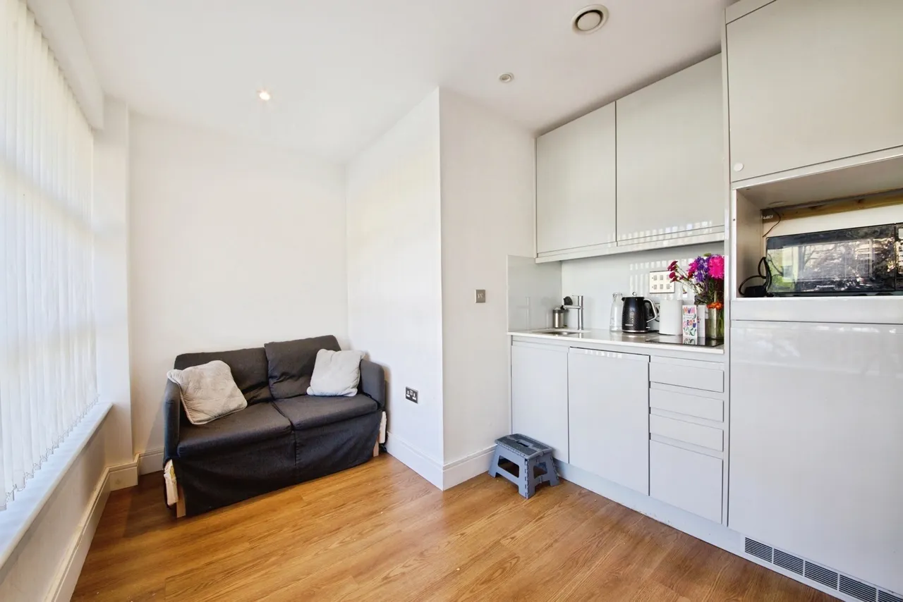 London Road, Romford, RM7, photo 9