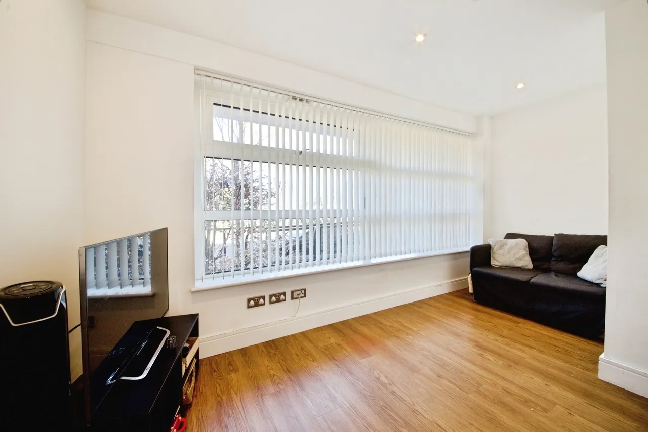 London Road, Romford, RM7, photo 6