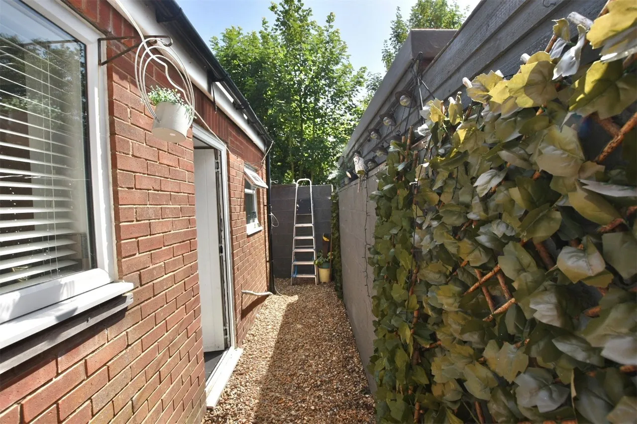 Henry Whalley Street, Blackburn, BB2, photo 16