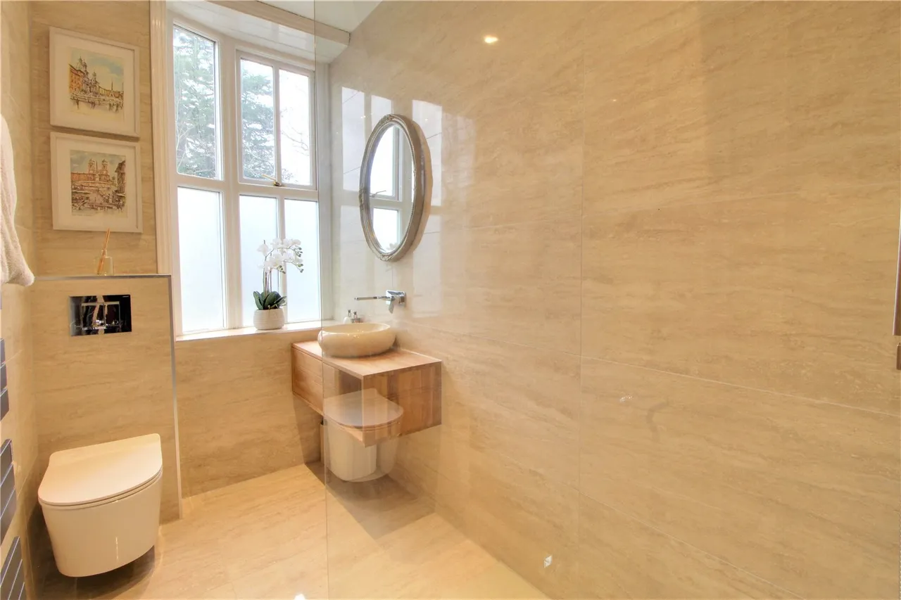 Gordon Avenue, Camberley, Surrey, GU15 2NT, photo 16