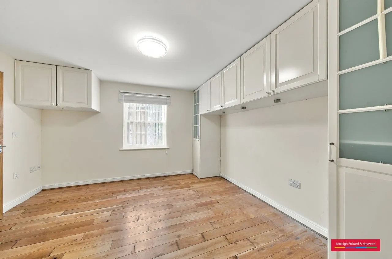 Blackwell Close, London, N21, photo 3