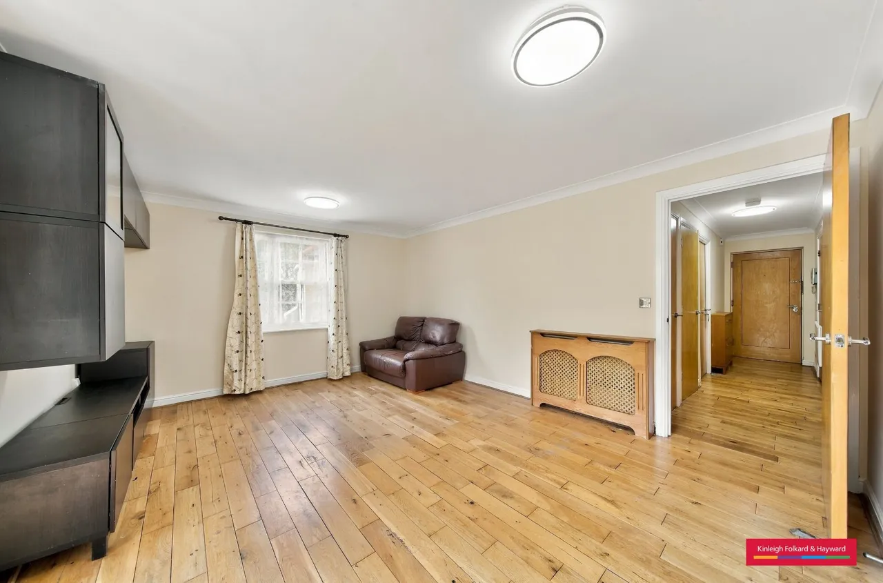 2 bed flat to rent — Blackwell Close, London, N21