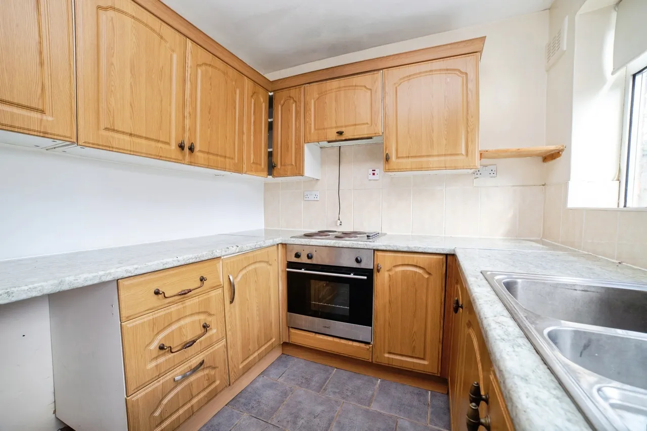 Kirkby Road, Sutton-in-Ashfield, Nottinghamshire, NG17, photo 6