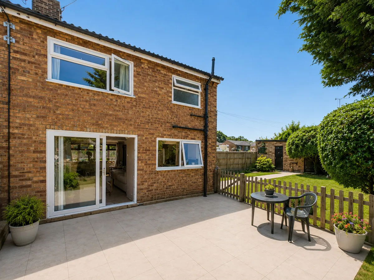 Dorothy Gardens, Benfleet, SS7, photo 17