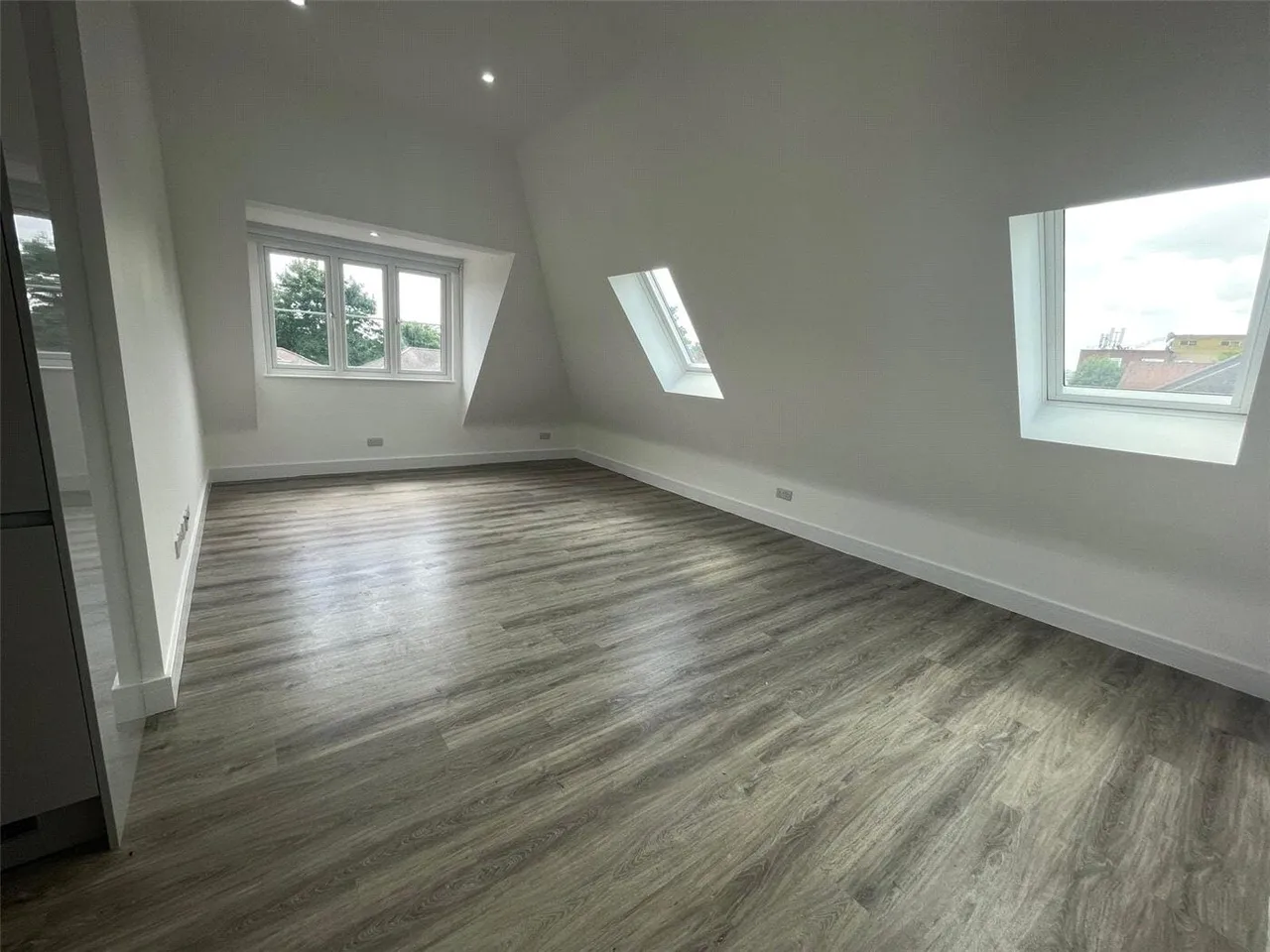 Tudor Gardens, Kingsbury, NW9, photo 5