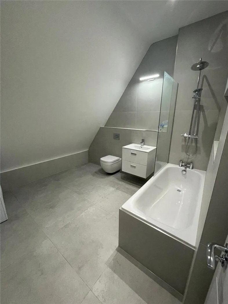 Tudor Gardens, Kingsbury, NW9, photo 4
