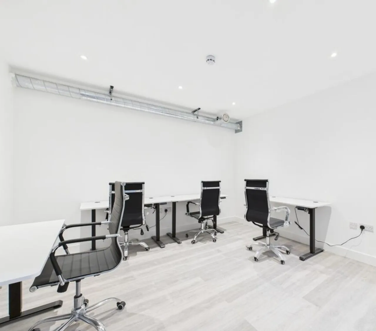 Workspaces in Borehamwood Shopping Park, Borehamwood, photo 6
