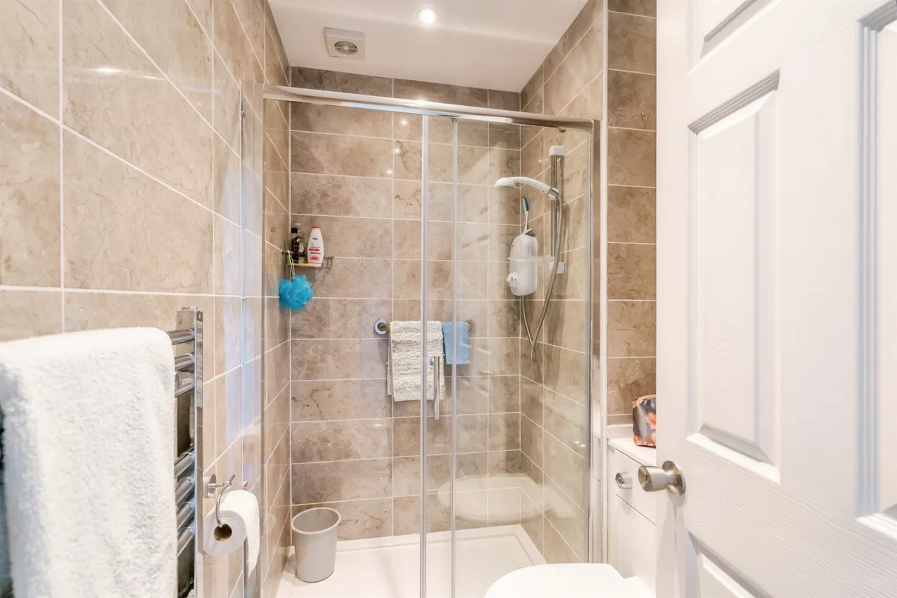 Ivy Close, Westergate, PO20, photo 11