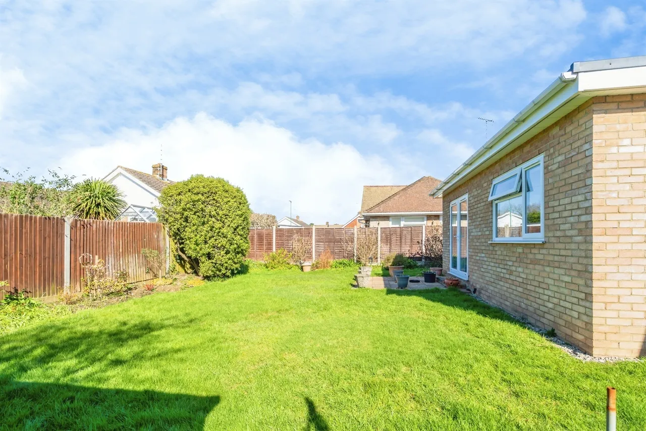 Ivy Close, Westergate, PO20, photo 6
