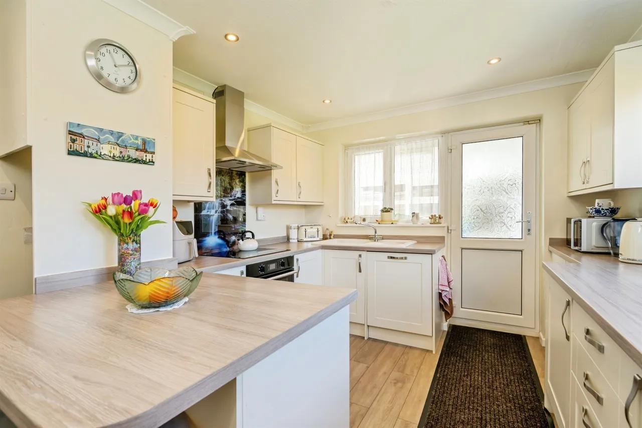 Ivy Close, Westergate, PO20, photo 9