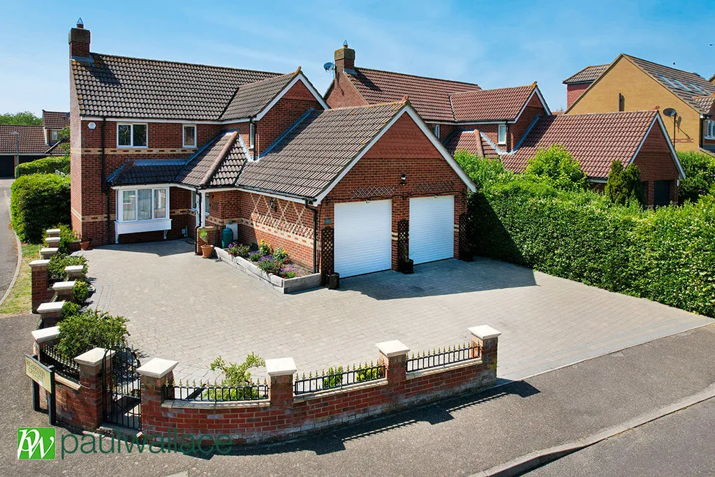 5 bed house for sale, Richardson Crescent, Cheshunt, EN7