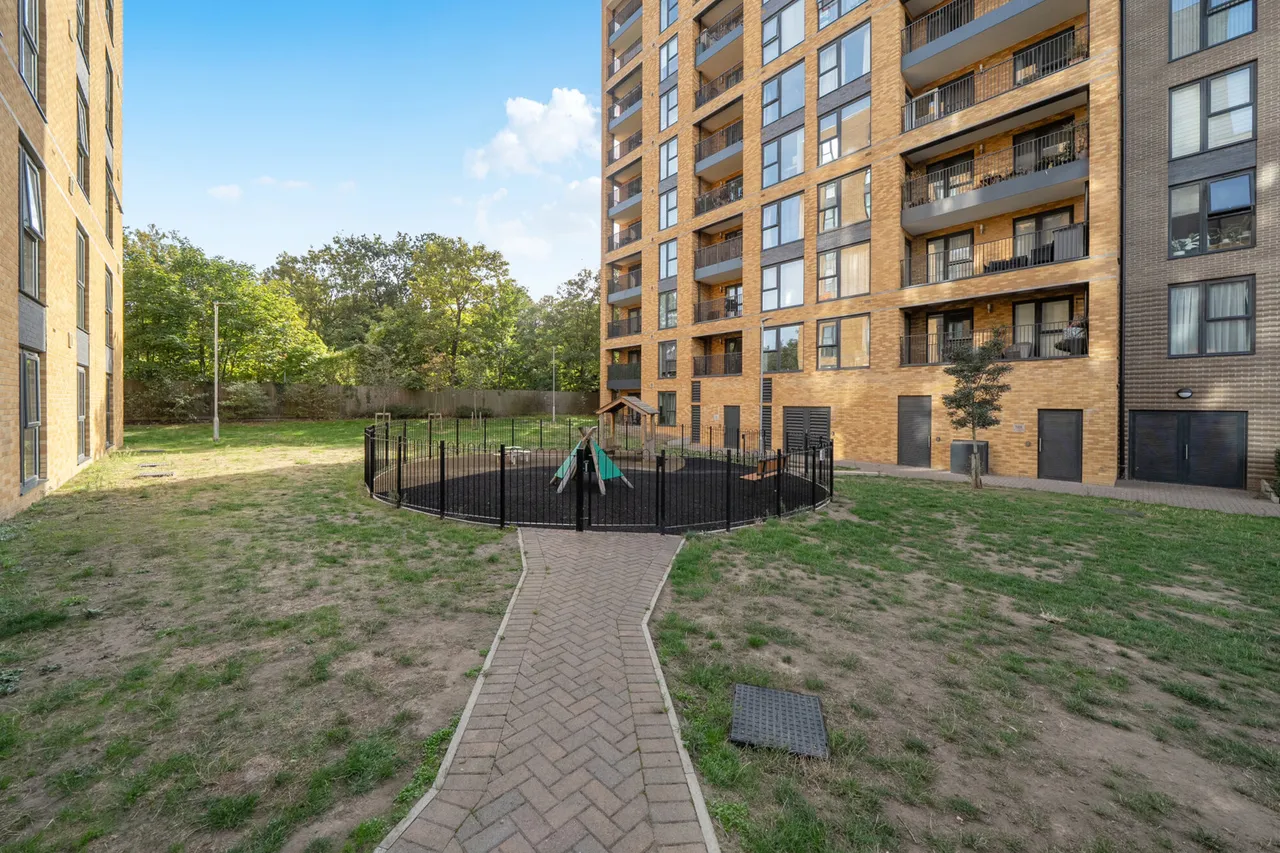 Bowen Drive, SE7, photo 19