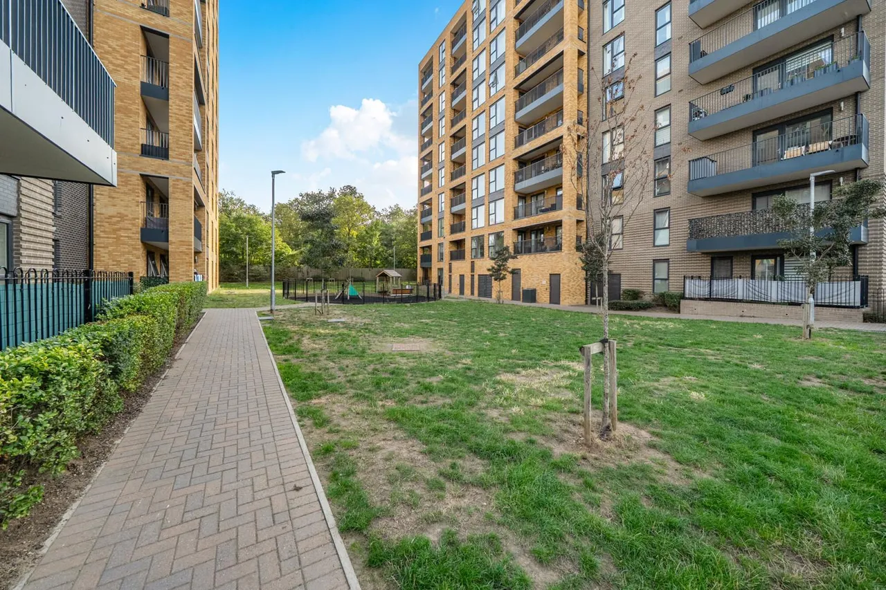 Bowen Drive, SE7, photo 9