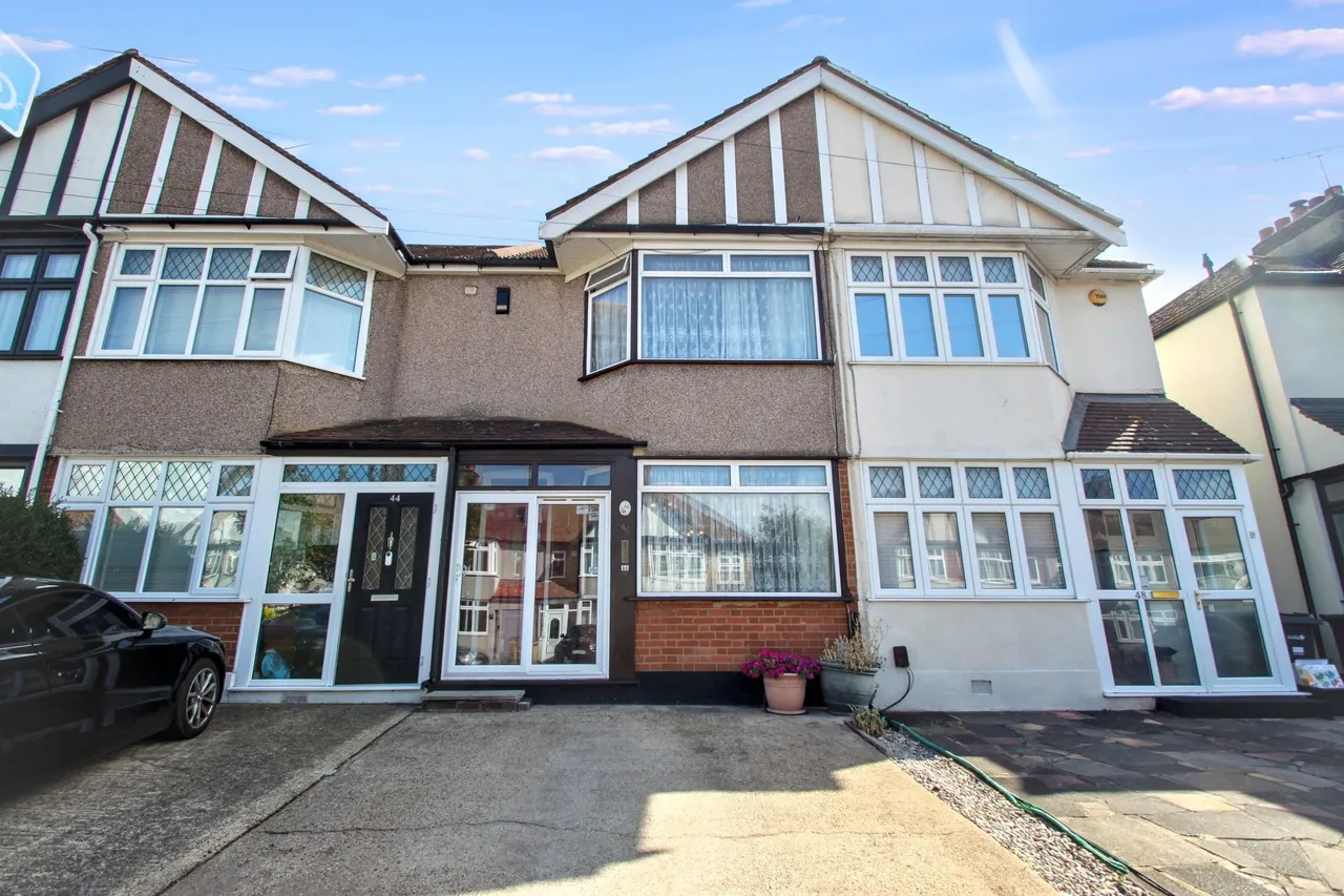 2 bed house for sale, Uplands Road, Woodford Green, IG8