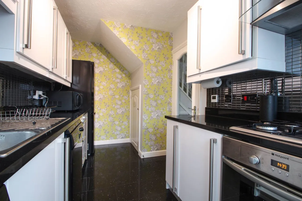 Sutherland Close, Greenhithe, photo 5