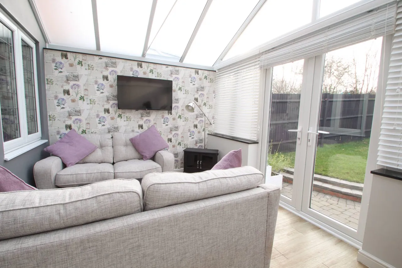 Sutherland Close, Greenhithe, photo 8