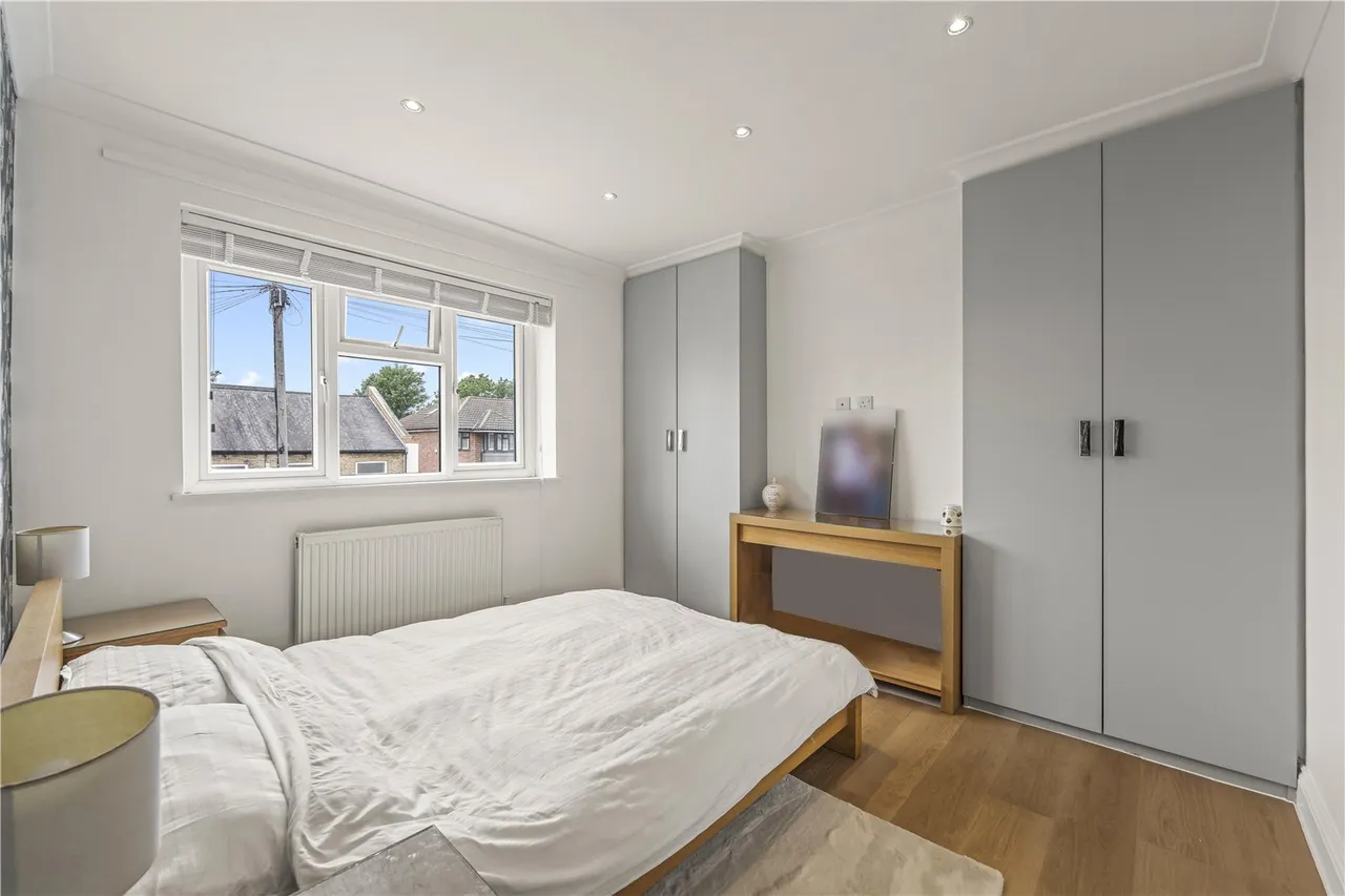 Hanworth Road, Hampton Hill, TW12 3DH, photo 6
