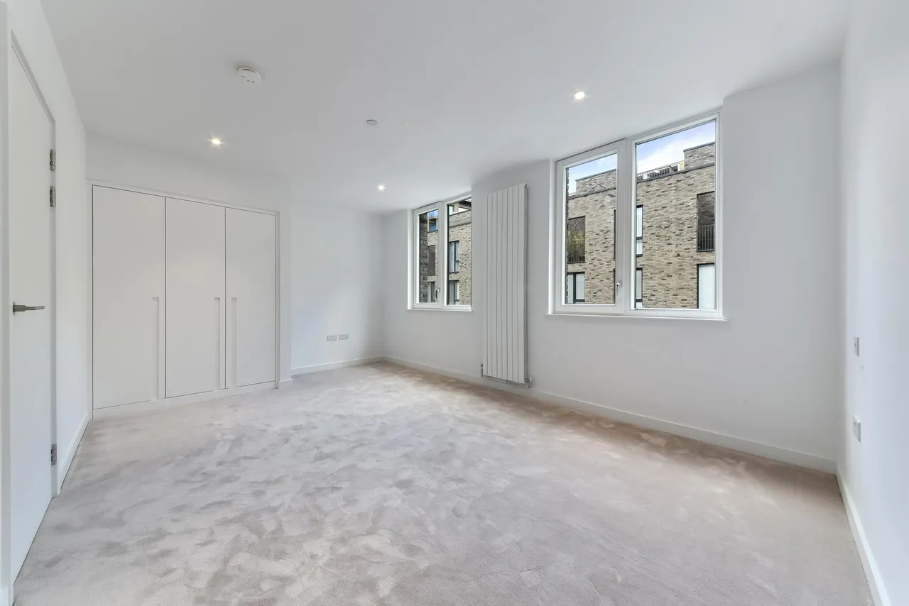 Schooner Road, Royal Wharf, E16, photo 4