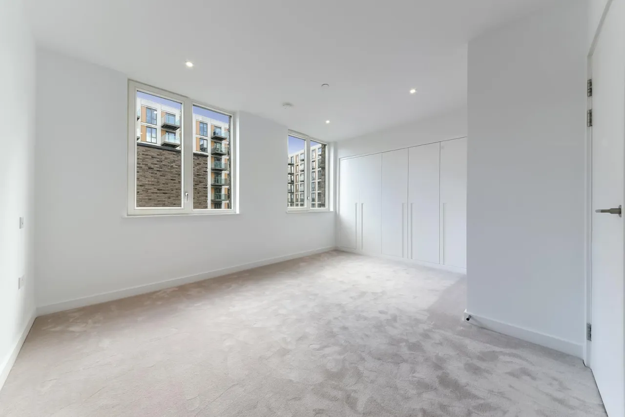 Schooner Road, Royal Wharf, E16, photo 5
