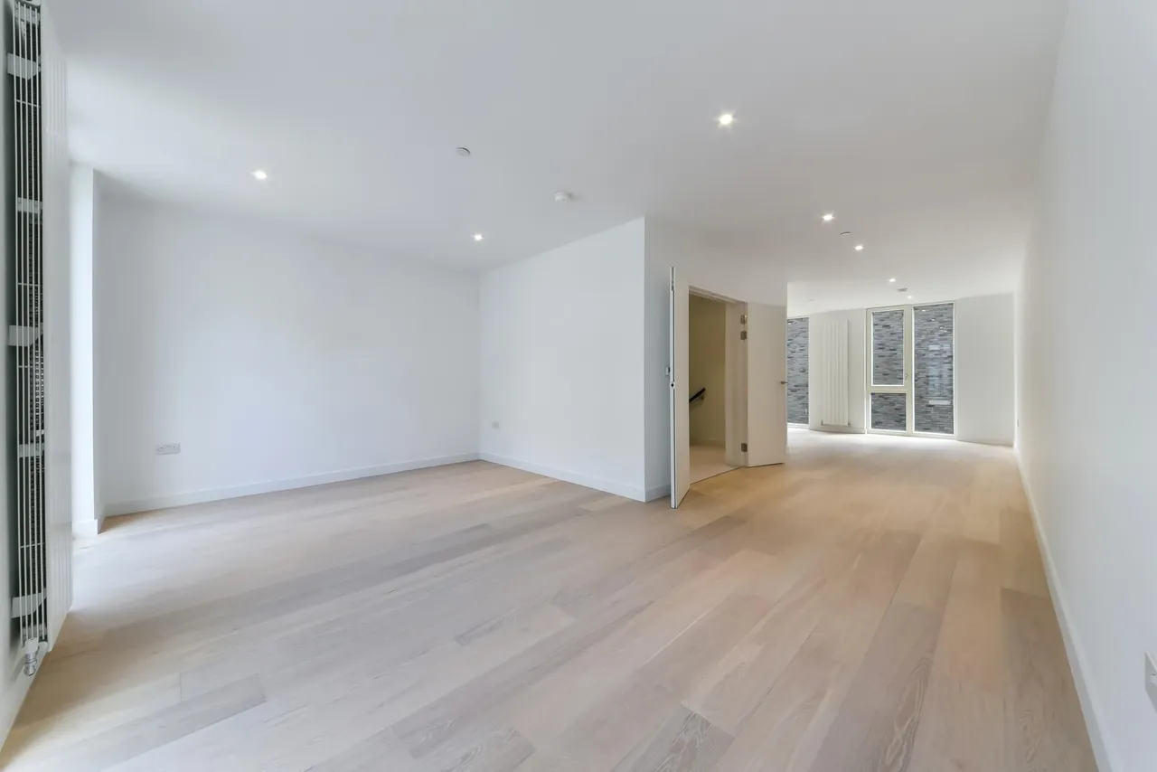 4 bed house for sale, Schooner Road, Royal Wharf, E16