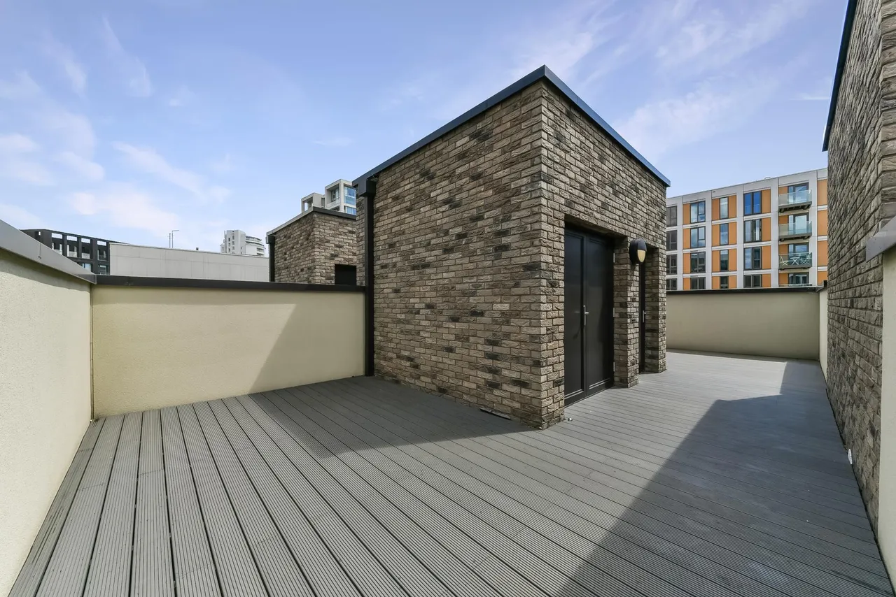 Schooner Road, Royal Wharf, E16, photo 7