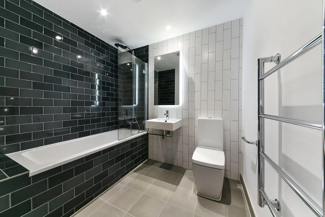 Schooner Road, Royal Wharf, E16, photo 8
