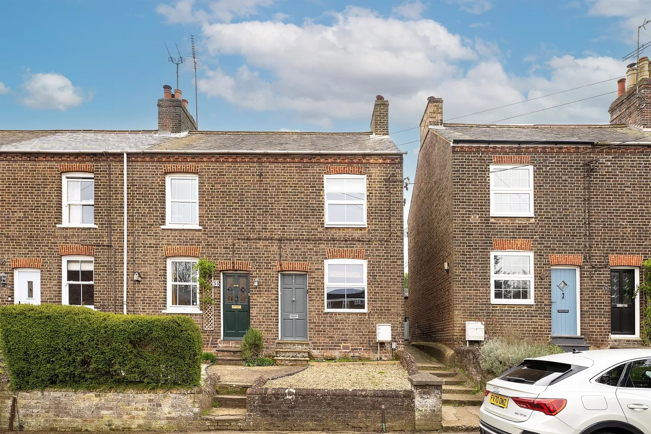 2 bed house for sale, Brook Street, Tring, HP23