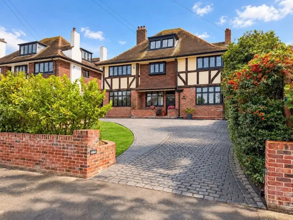 5 bed house for sale, Second Avenue, Frinton-on-Sea