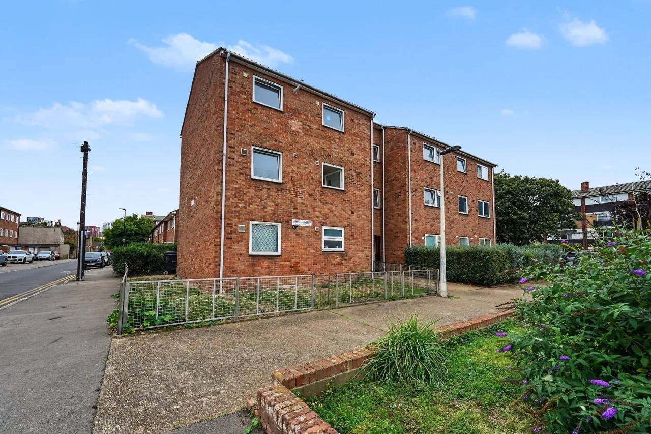 Fisher Street, Canning Town, E16, photo 10