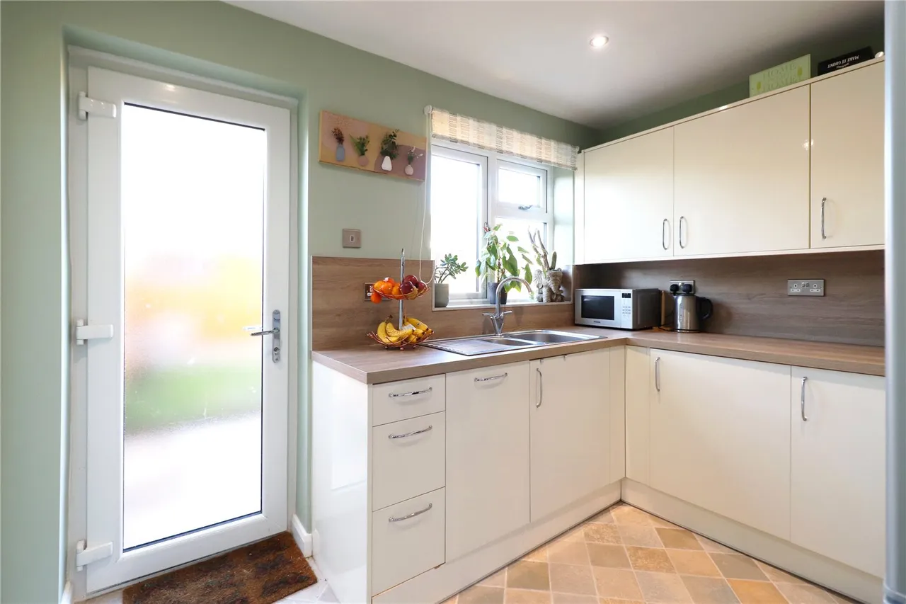 Stanhope Road, Swanscombe, DA10, photo 16
